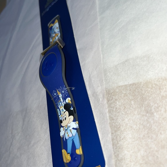 DISNEY Mickey and Friends Magic Band 2 (50th Anniversary Collection) - Picture 7 of 12